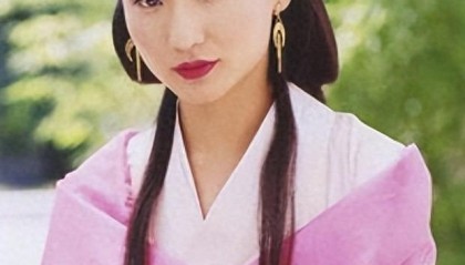 pg中文模拟器-初恋败给蒋雯丽，与耿乐7年恋情也无果，如今孔琳57岁男友是铁佛